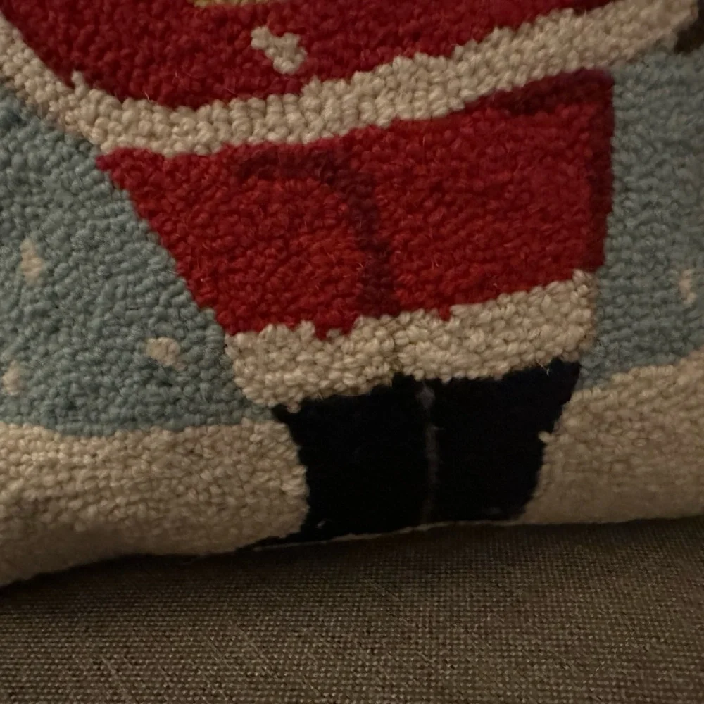 Pillow Needlecraft‎ Wool Santa Christmas Peking 19x15.5 NWT